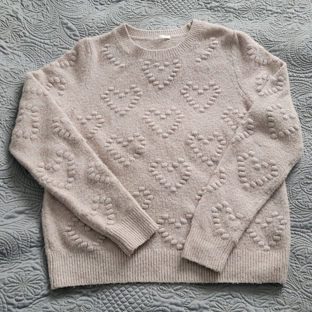 Comfy Women's H&M Beige Knit Sweater with HeartsPattern